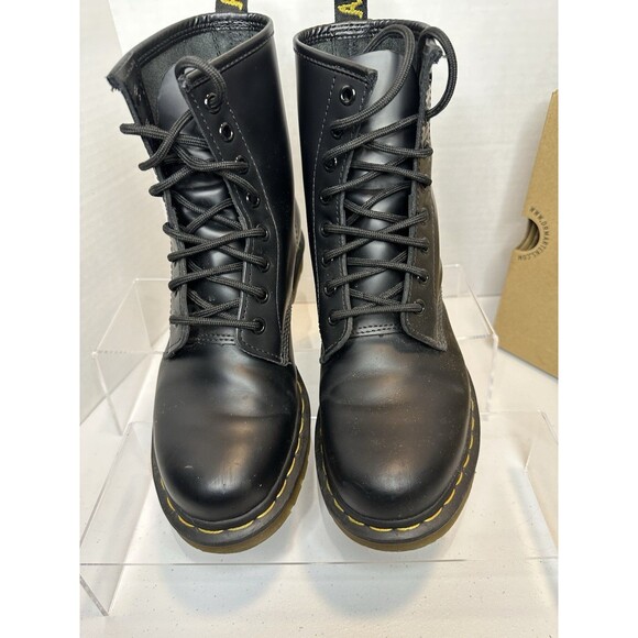 Dr. Martens Women’s Black Boots Model 1460W Size 8 Slight Scuffing Air Walk - Picture 3 of 11